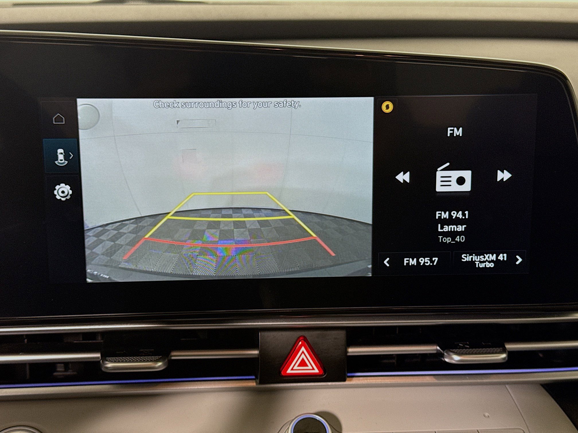 Used 2025 Hyundai Elantra Limited image 19