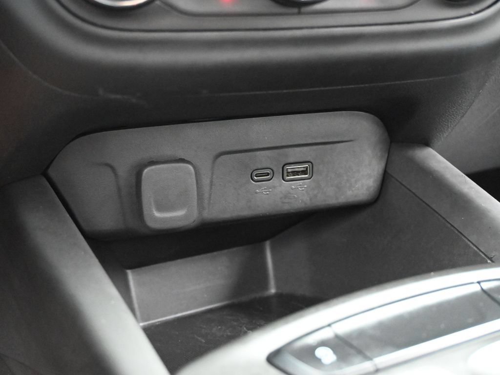 Used 2024 Chevrolet Trax LS w/ LS Convenience Package FWD image 24
