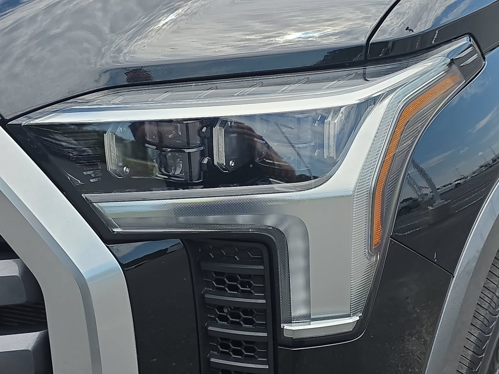 Used 2024 Toyota Tundra Limited AWD/4WD image 29