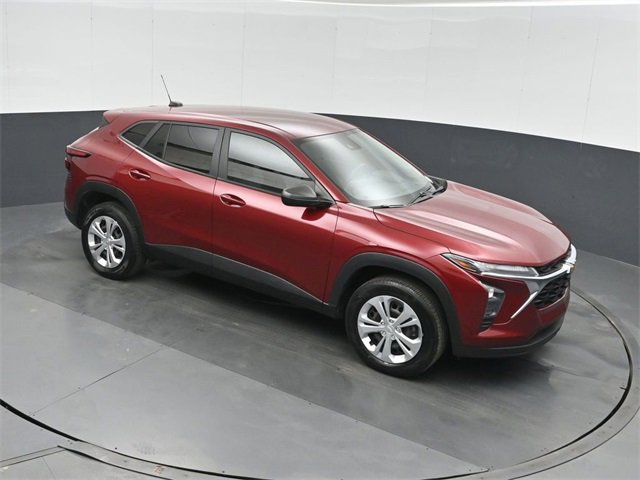 Used 2024 Chevrolet Trax LS image 28