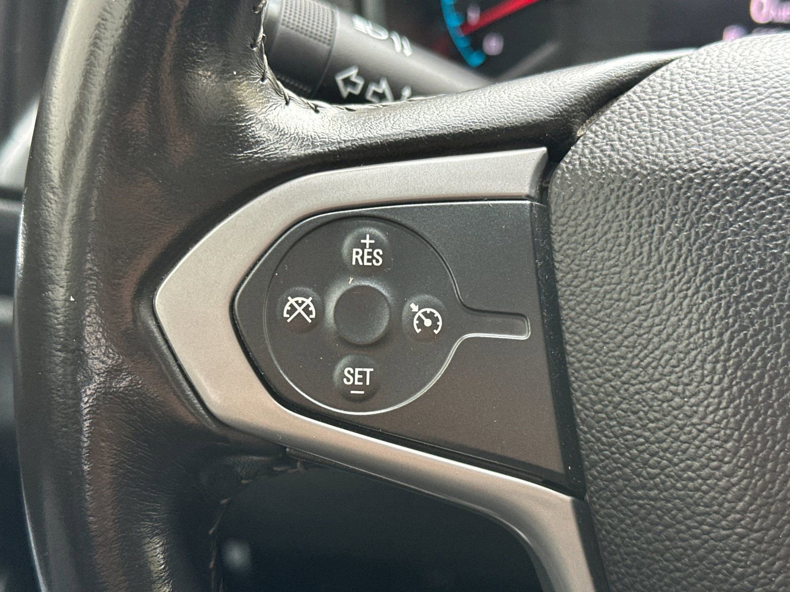 Used 2020 Chevrolet Colorado LT w/ LT Convenience Package image 24