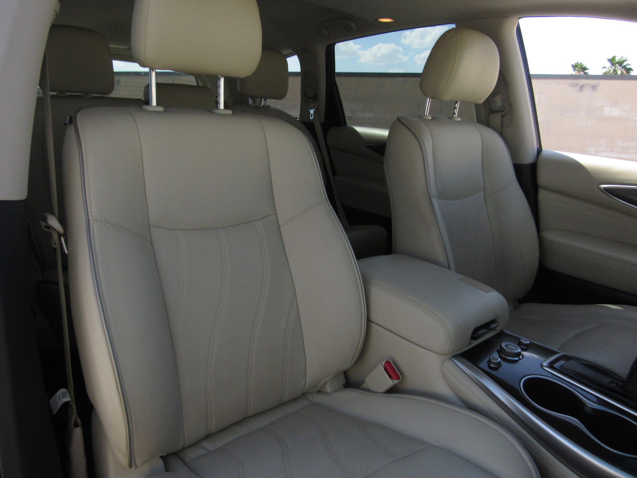 Used 2020 INFINITI QX60 Luxe w/ Essential Package FWD image 11