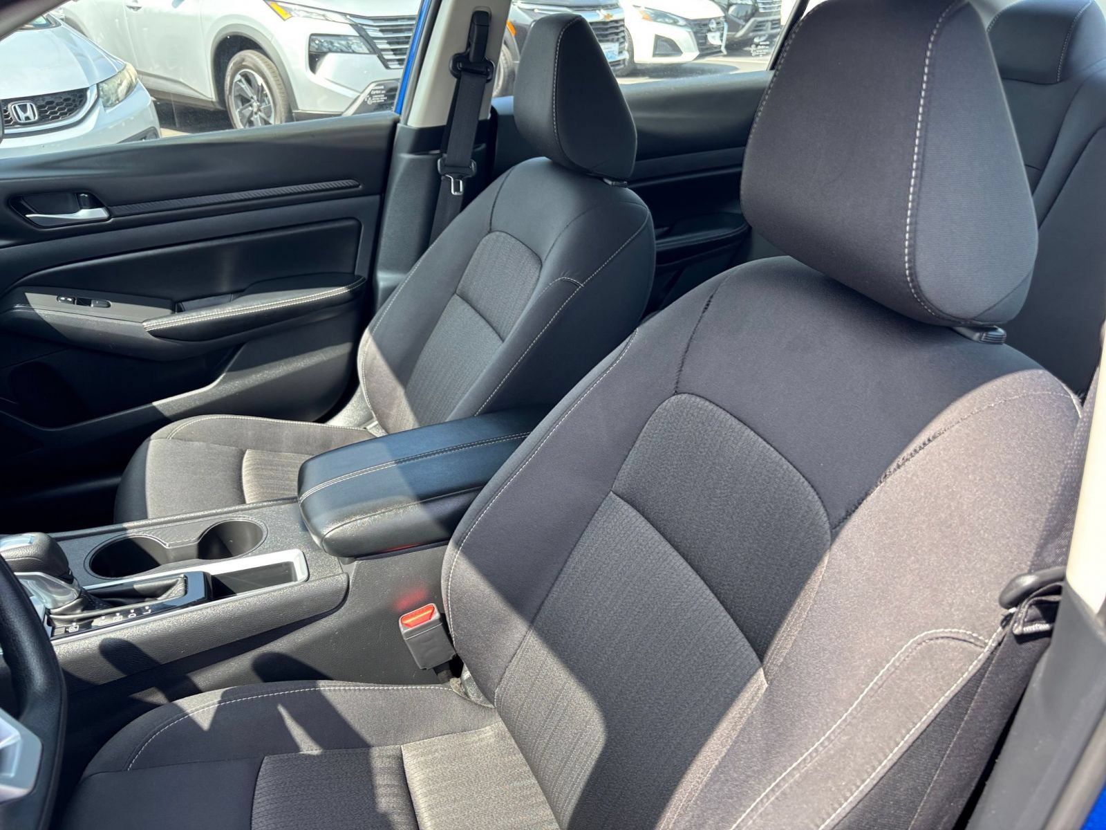 Used 2025 Nissan Altima 2.5 SV FWD image 28
