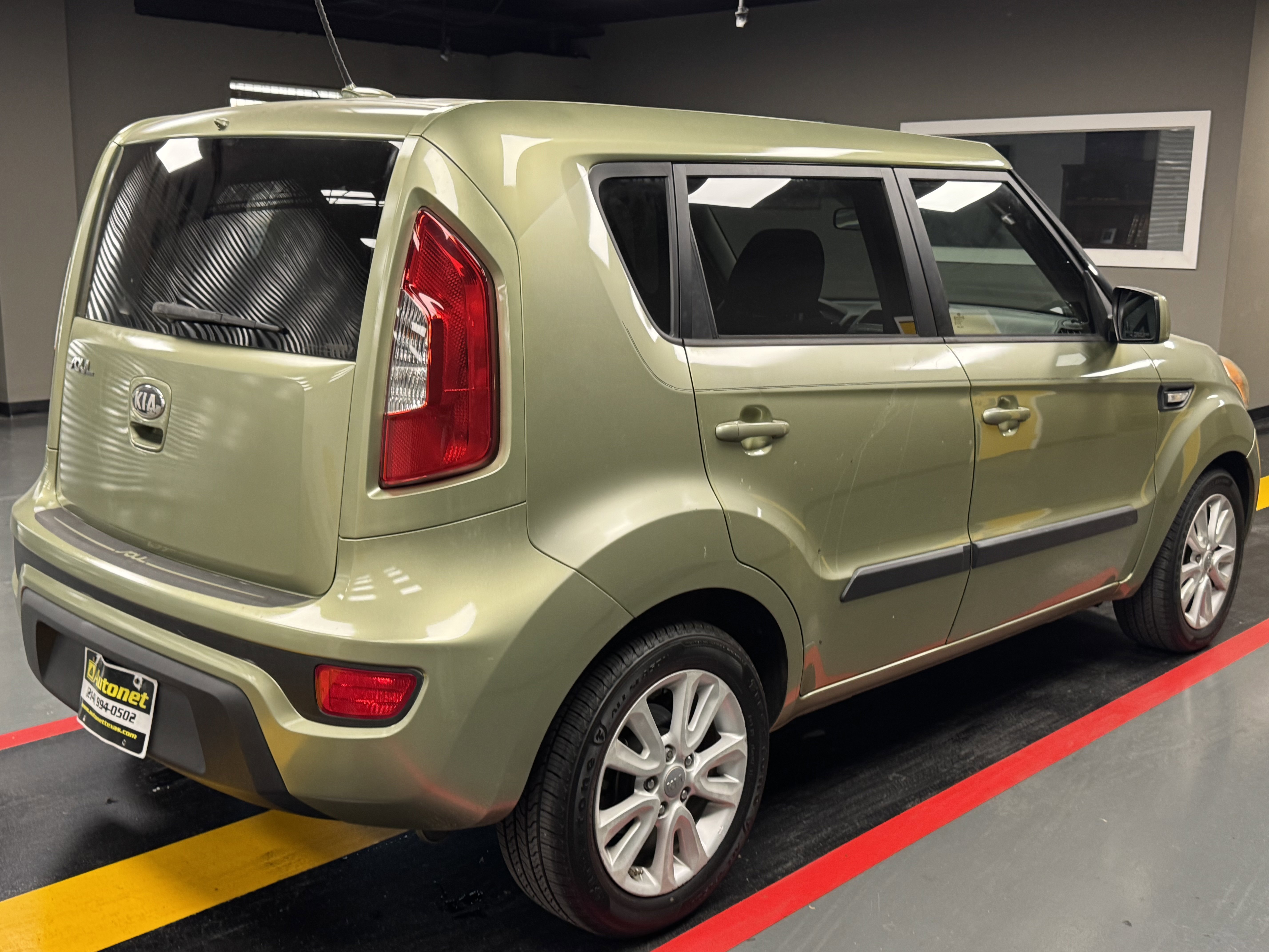 Used 2013 Kia Soul FWD image 6