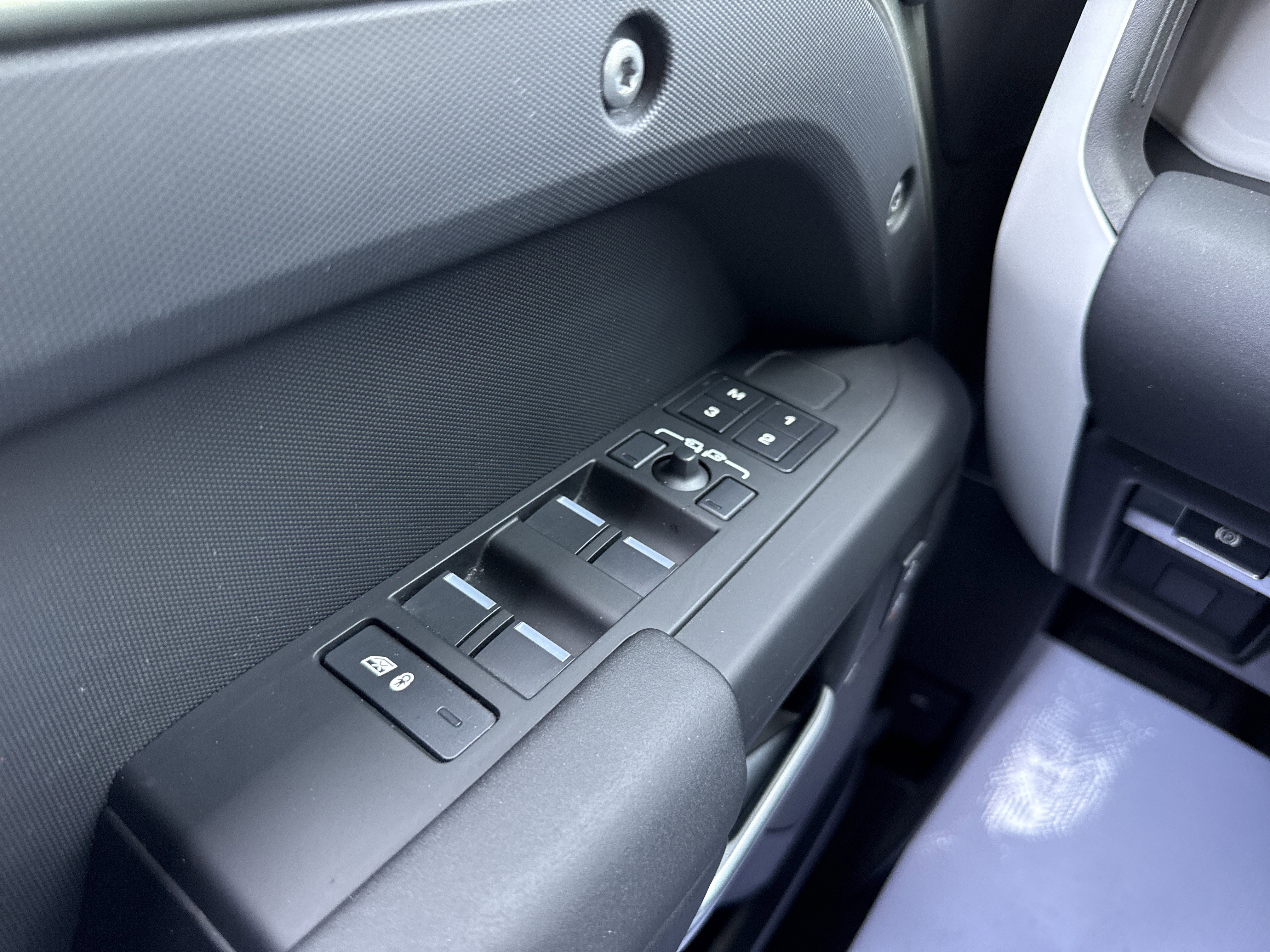 Used 2025 Land Rover Defender 110 S AWD/4WD image 16