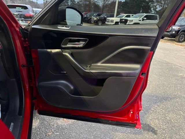 Used 2019 Jaguar F-PACE S image 10