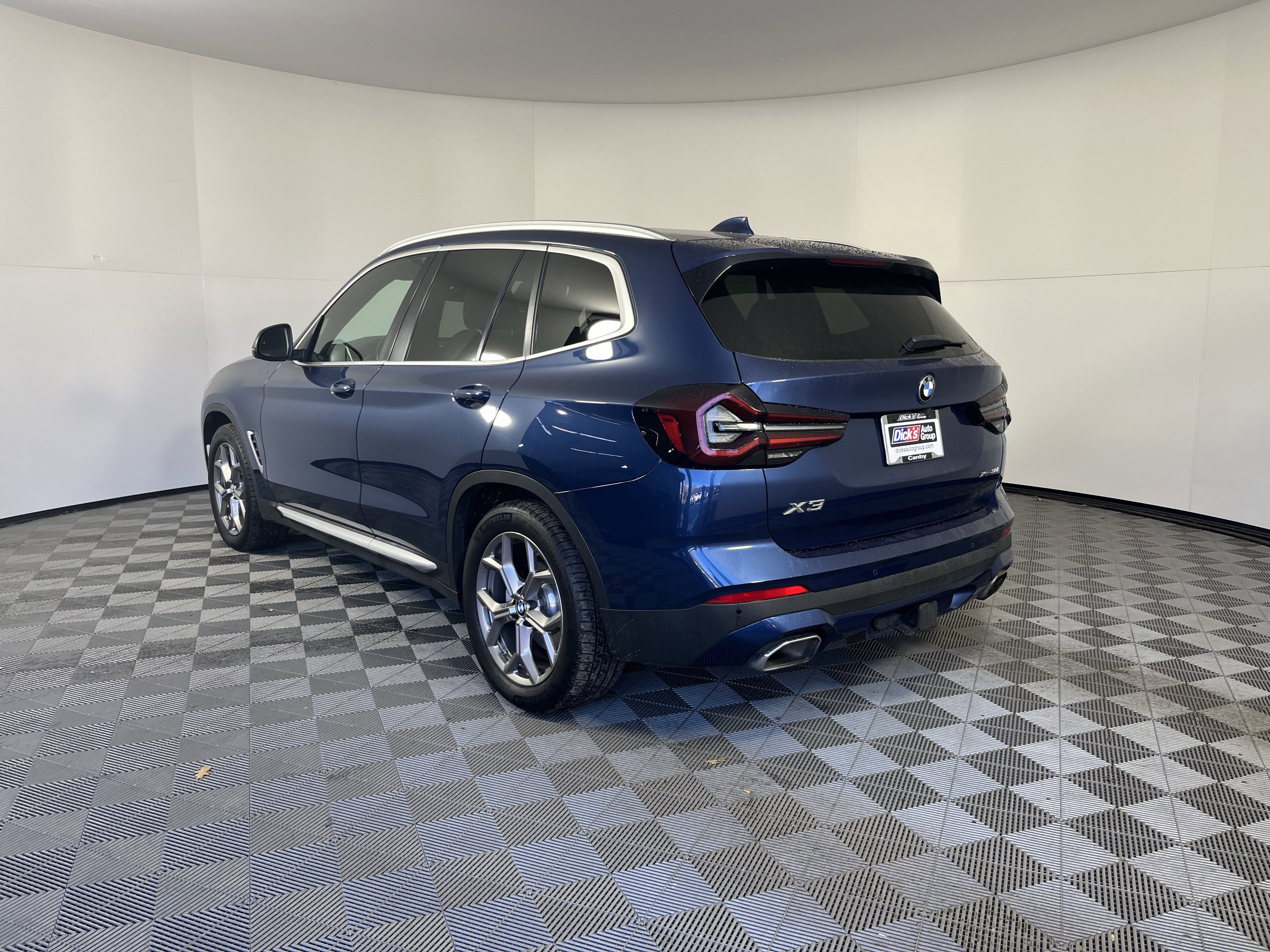 Used 2022 BMW X3 xDrive30i w/ Premium Package image 3