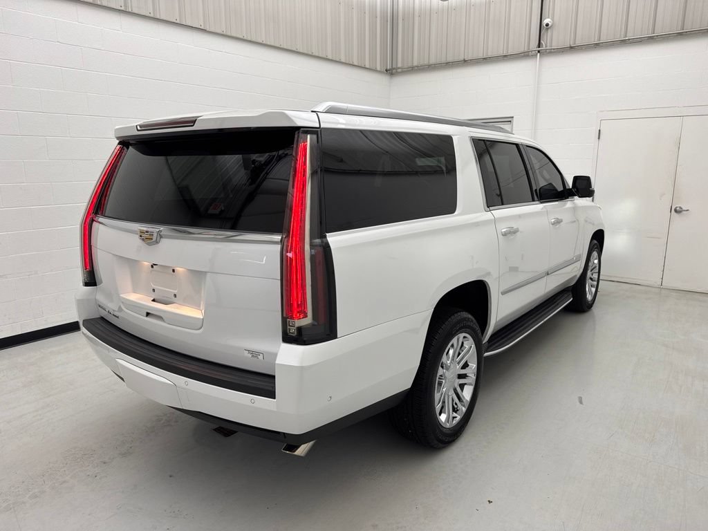 Used 2020 Cadillac Escalade ESV 4WD image 10