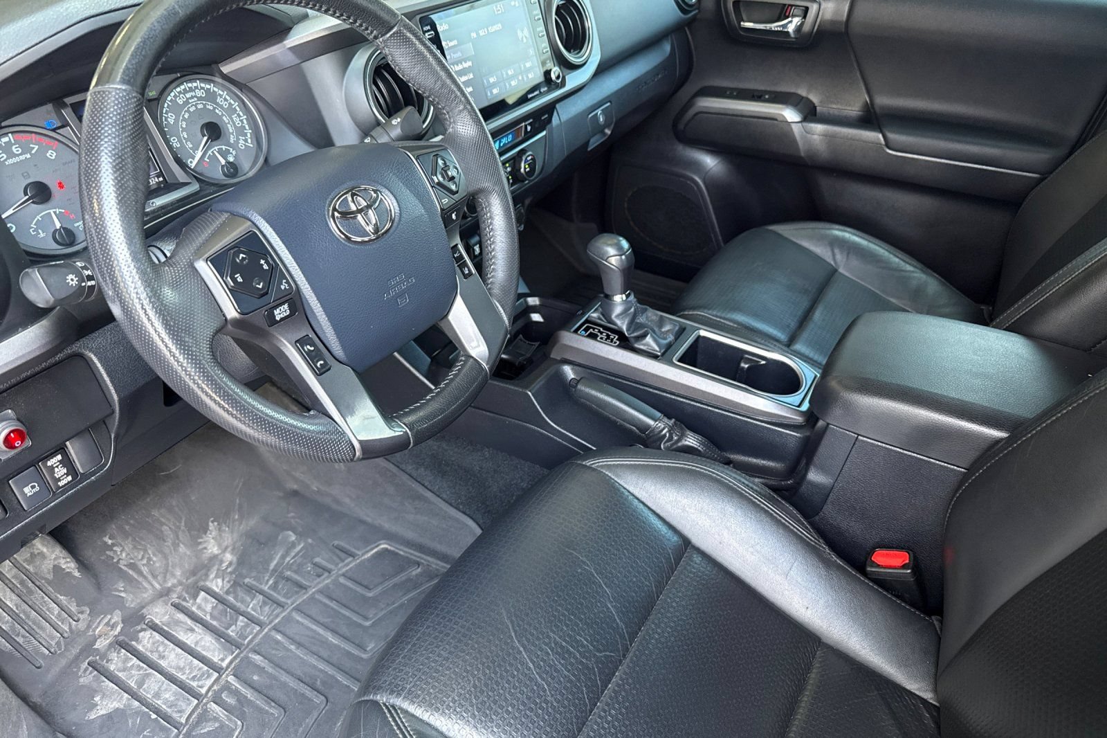Used 2020 Toyota Tacoma SR5 AWD/4WD image 9