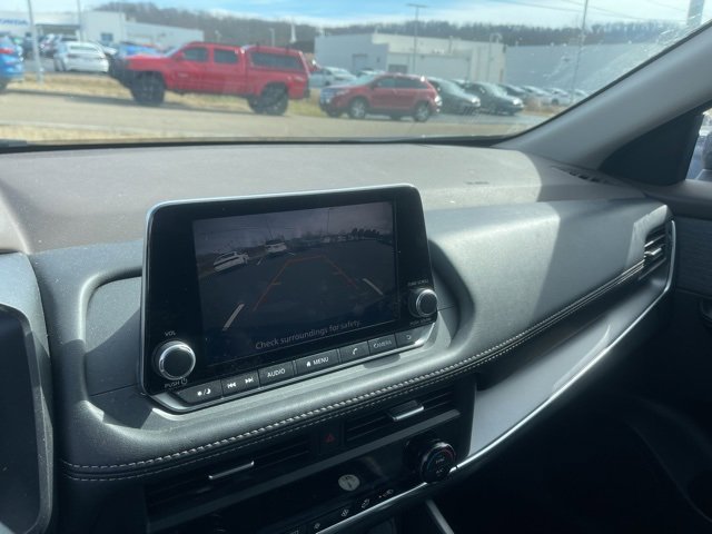 Used 2023 Nissan Rogue SV image 38