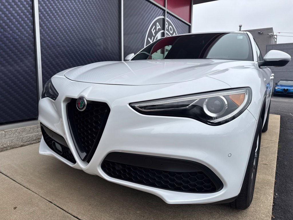 Used 2023 Alfa Romeo Stelvio Sprint AWD/4WD image 18