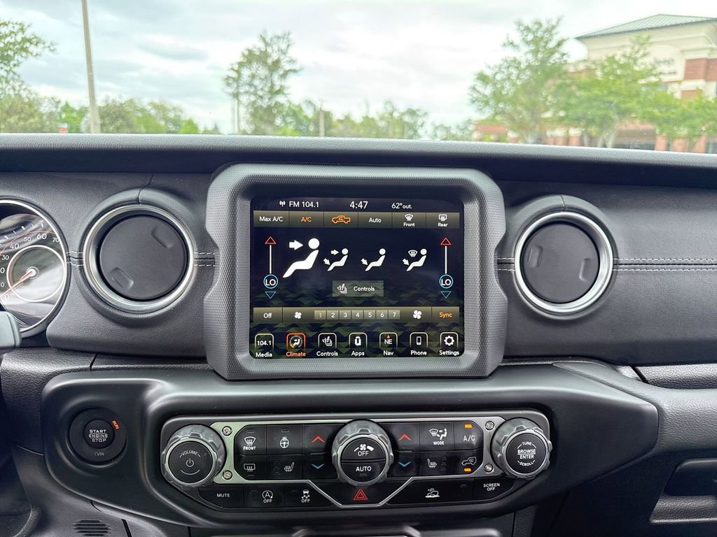Used 2022 Jeep Gladiator Overland w/ Popular Equipment Package AWD/4WD image 21
