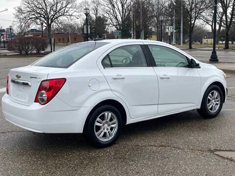 Used 2016 Chevrolet Sonic LT image 5