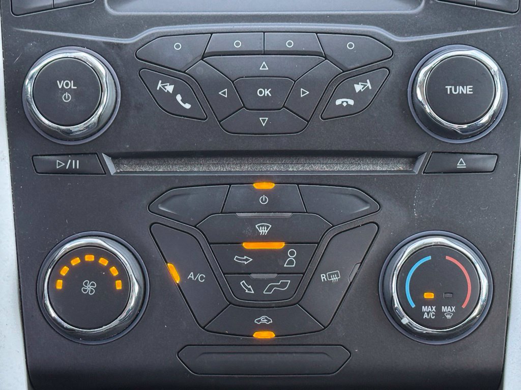 Used 2015 Ford Fusion SE w/ Equipment Group 201A FWD image 13