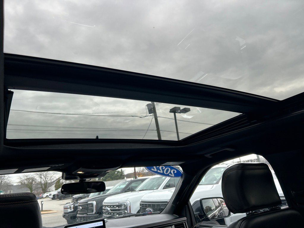 Used 2022 Ford Expedition Platinum image 7