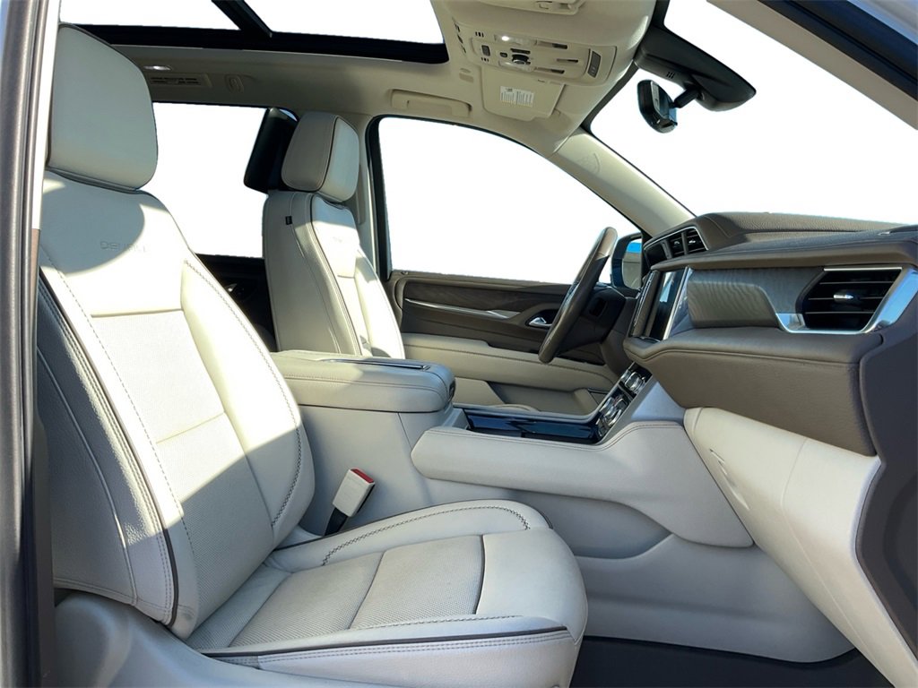 Used 2021 GMC Yukon XL Denali w/ Advanced Technology Package image 26