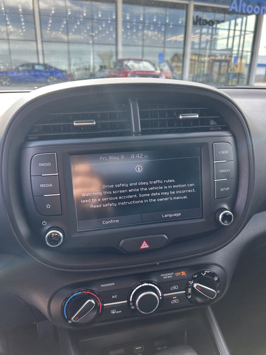 Used 2024 Kia Soul LX w/ Option Group 015 FWD image 16