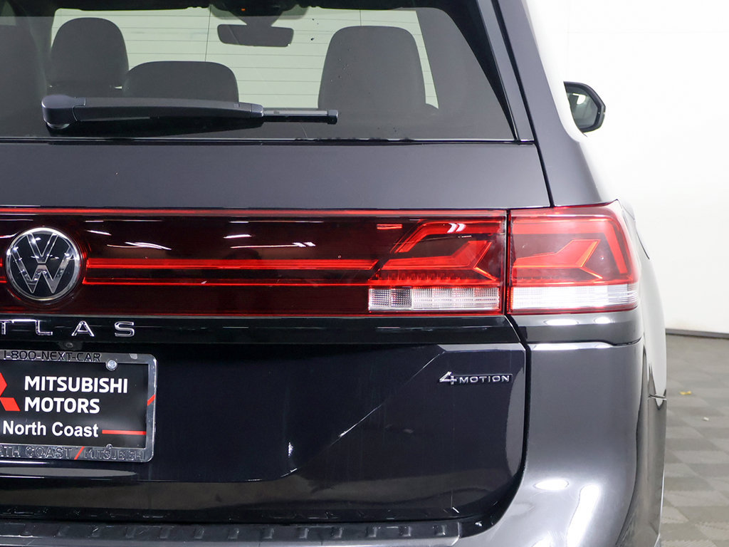Used 2024 Volkswagen Atlas Peak Edition SEL AWD/4WD image 19