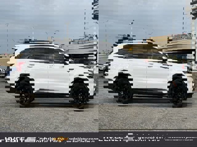 Used 2023 Kia Sorento S image 6