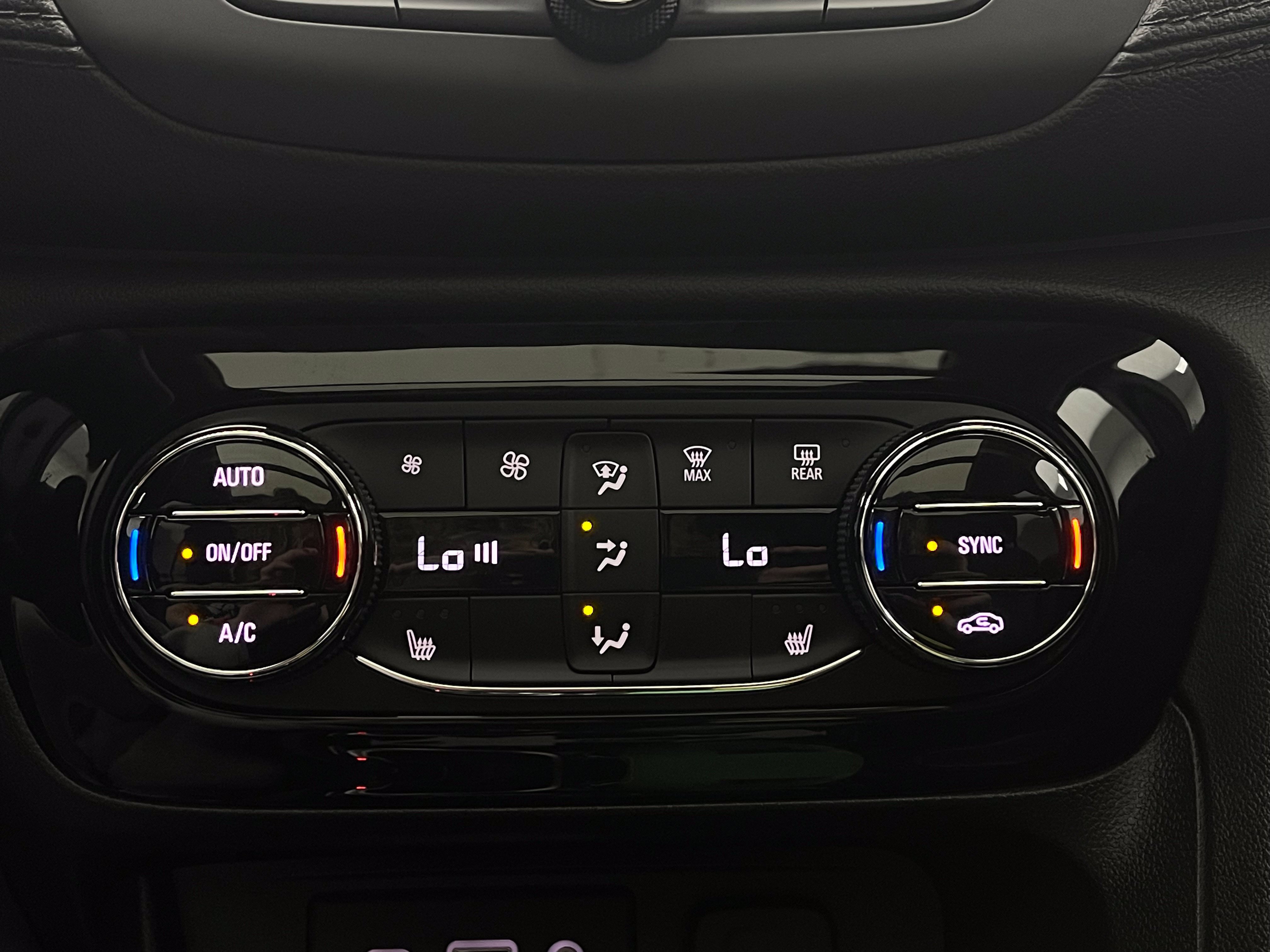Used 2023 Buick Encore GX Essence w/ Experience Buick Package FWD image 31