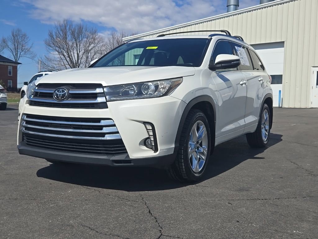 Used 2018 Toyota Highlander Limited image 3