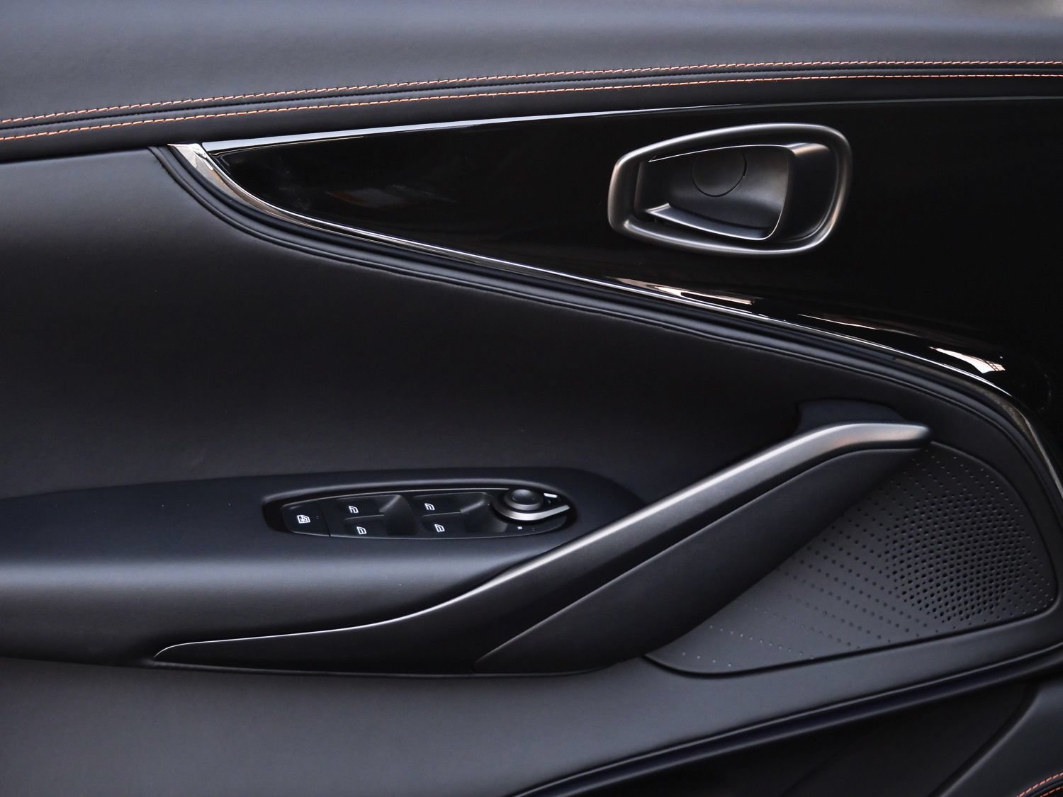 New 2026 Aston Martin DBX S AWD/4WD image 15