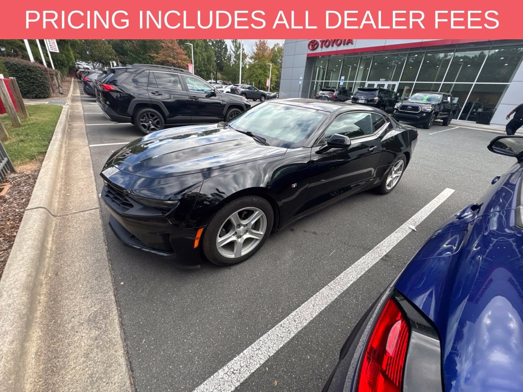 Used 2020 Chevrolet Camaro LT RWD image 2