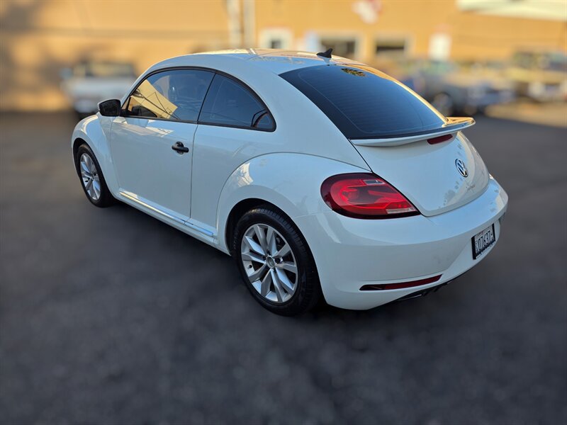 Used 2017 Volkswagen Beetle 1.8T Classic FWD image 7