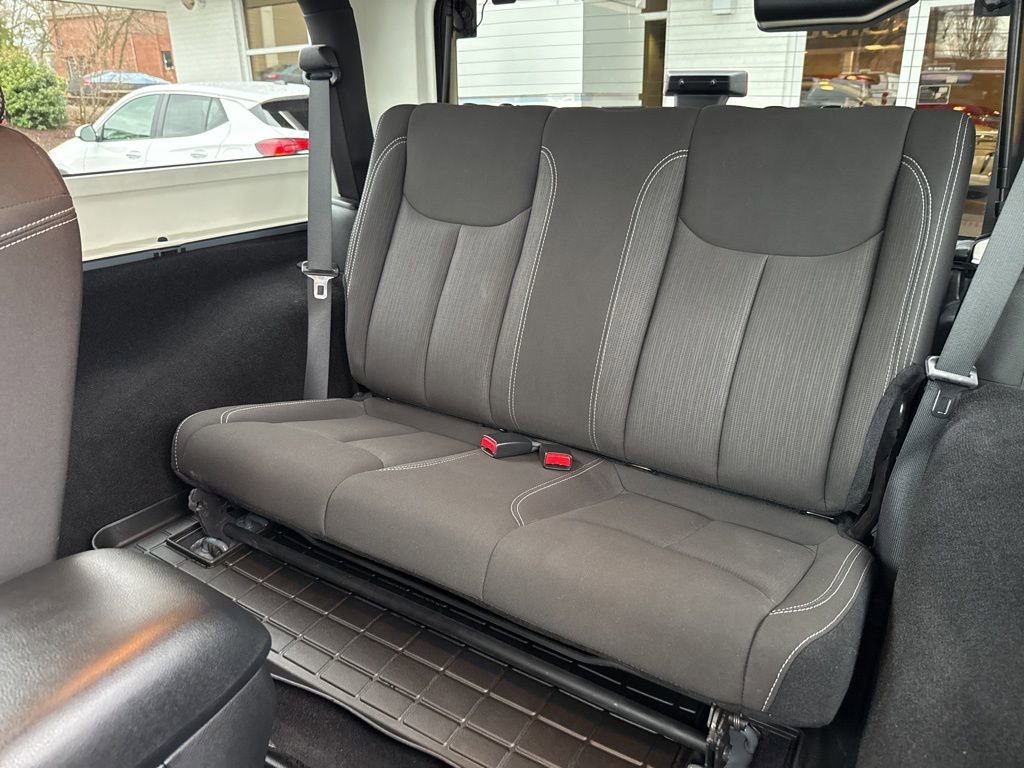 Used 2015 Jeep Wrangler Sahara w/ Connectivity Group image 16