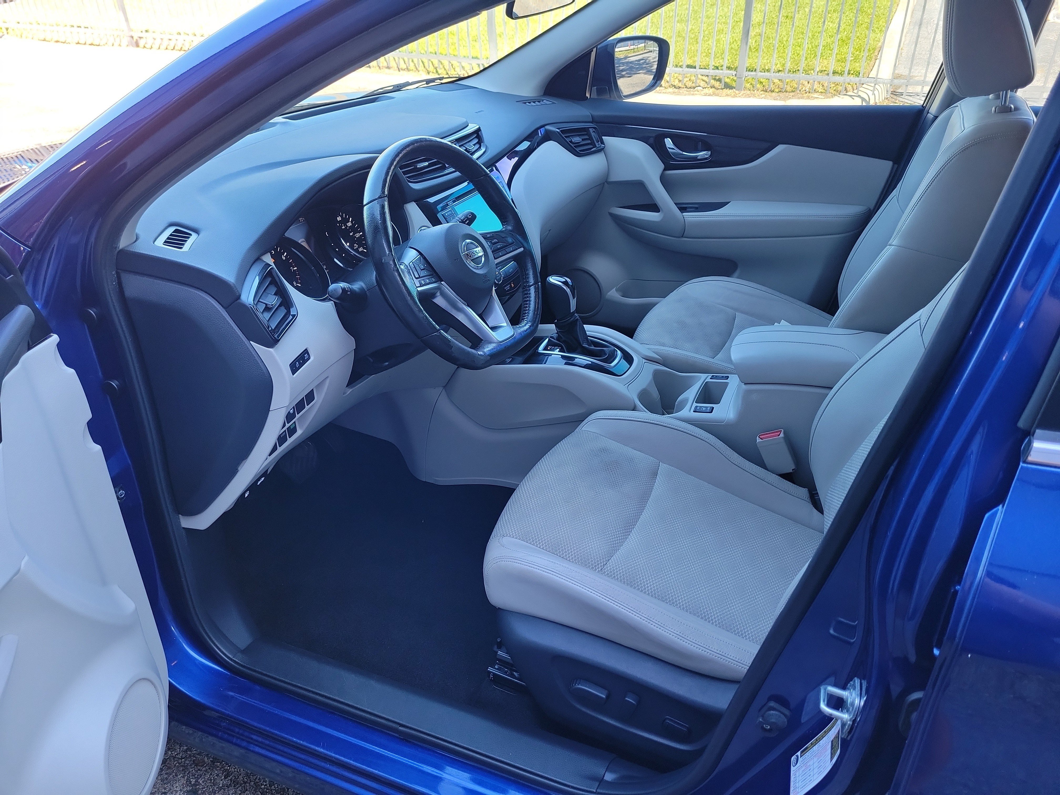 Certified 2021 Nissan Rogue Sport SV w/ Technology Package FWD image 12