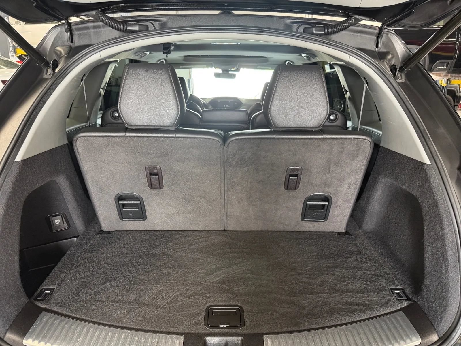 Used 2020 Acura MDX SH-AWD image 19
