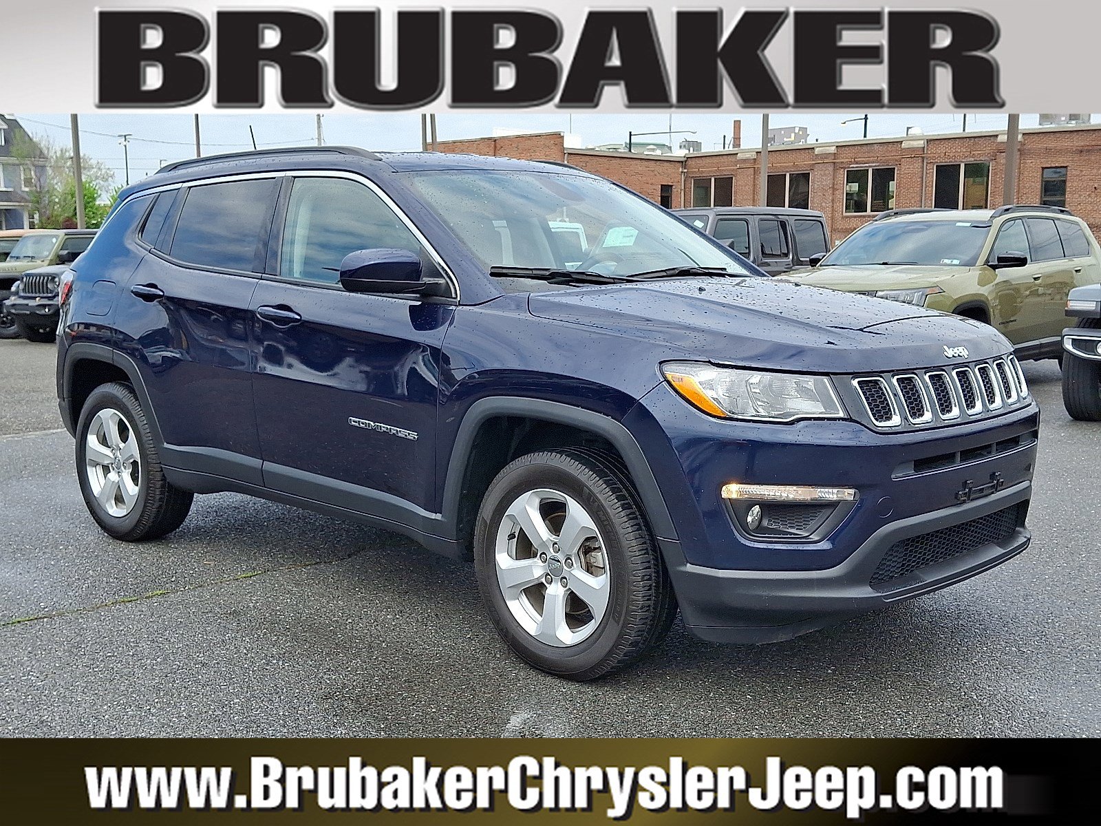 Used 2017 Jeep Compass Latitude w/ Popular Equipment Group AWD/4WD image 1