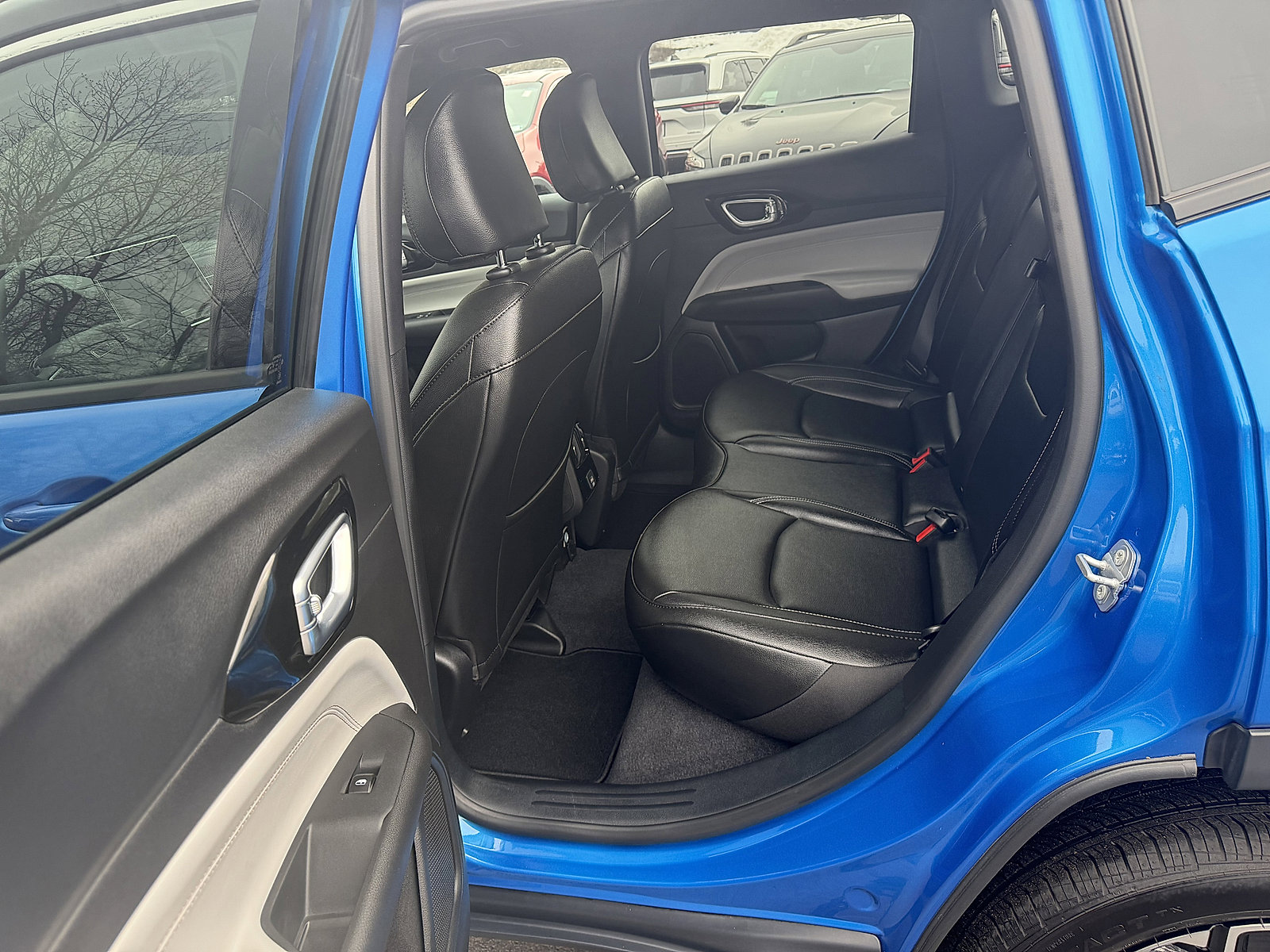 Certified 2025 Jeep Compass Limited image 14