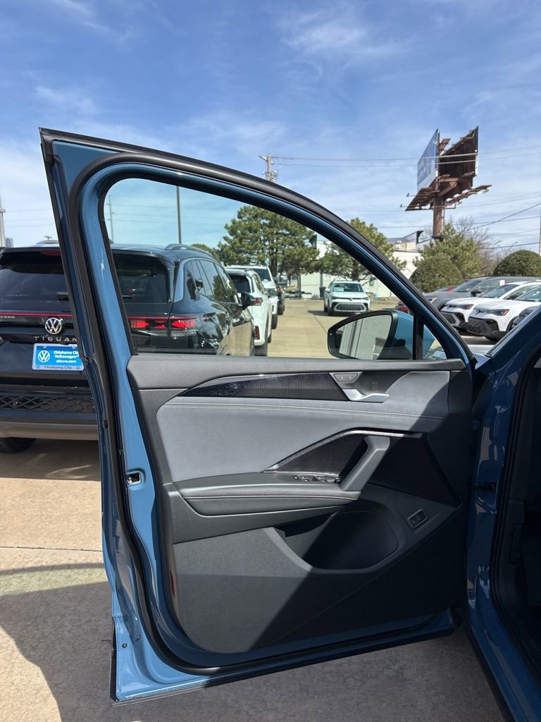 New 2026 Volkswagen Tiguan SE AWD/4WD image 11