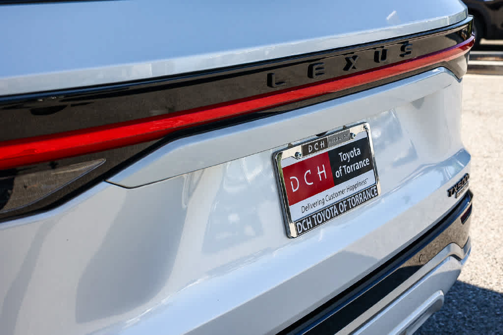 Used 2025 Lexus TX 500h AWD w/ Technology Package image 7