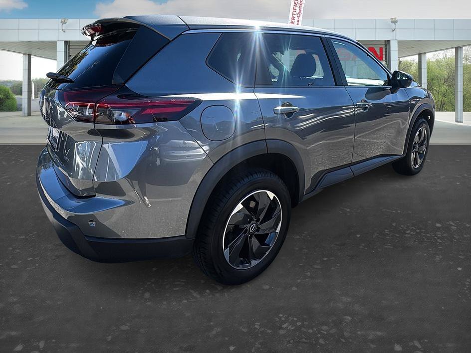 Certified 2025 Nissan Rogue SV AWD/4WD image 5