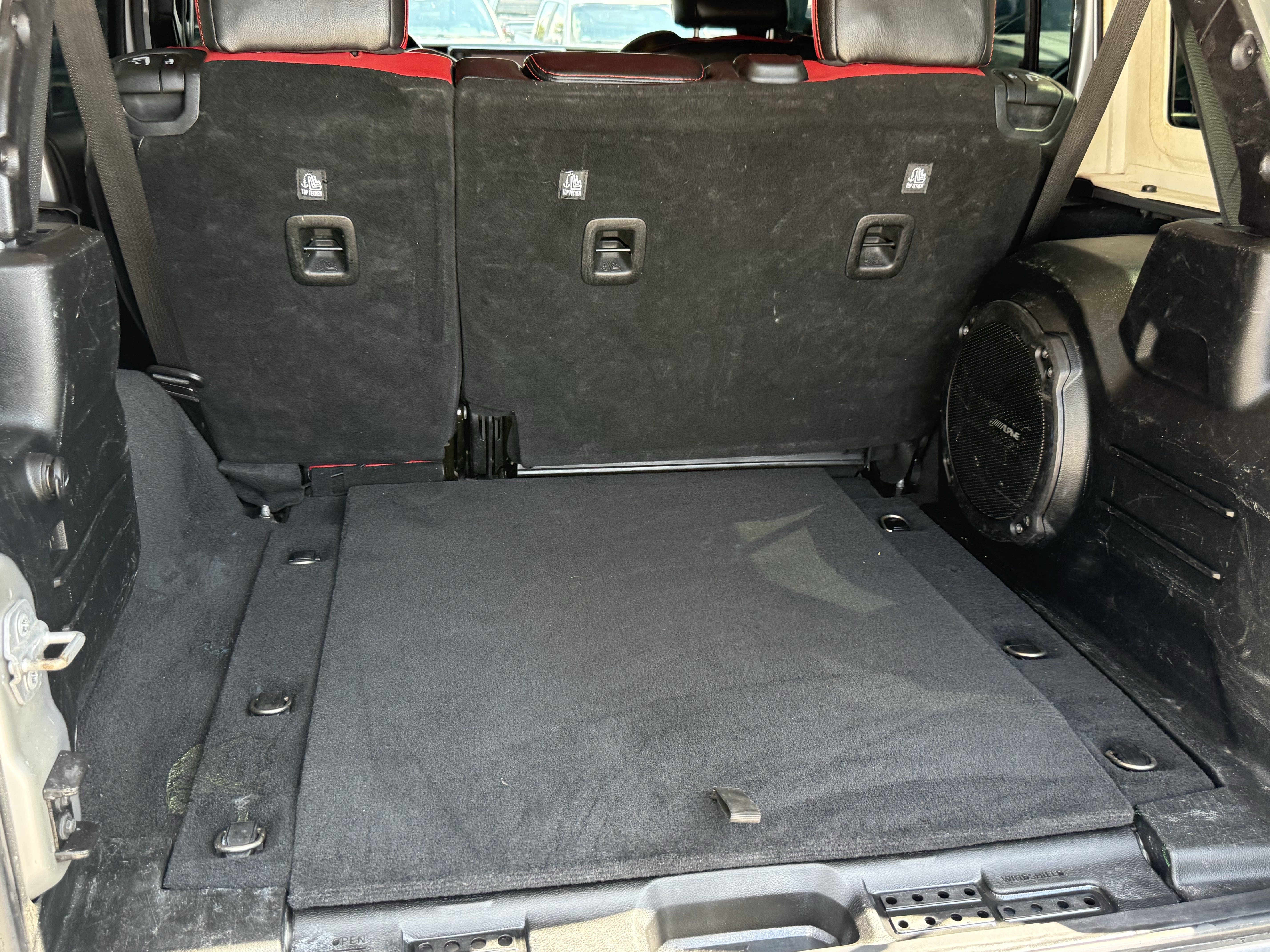 Used 2020 Jeep Wrangler Unlimited Sahara AWD/4WD image 29
