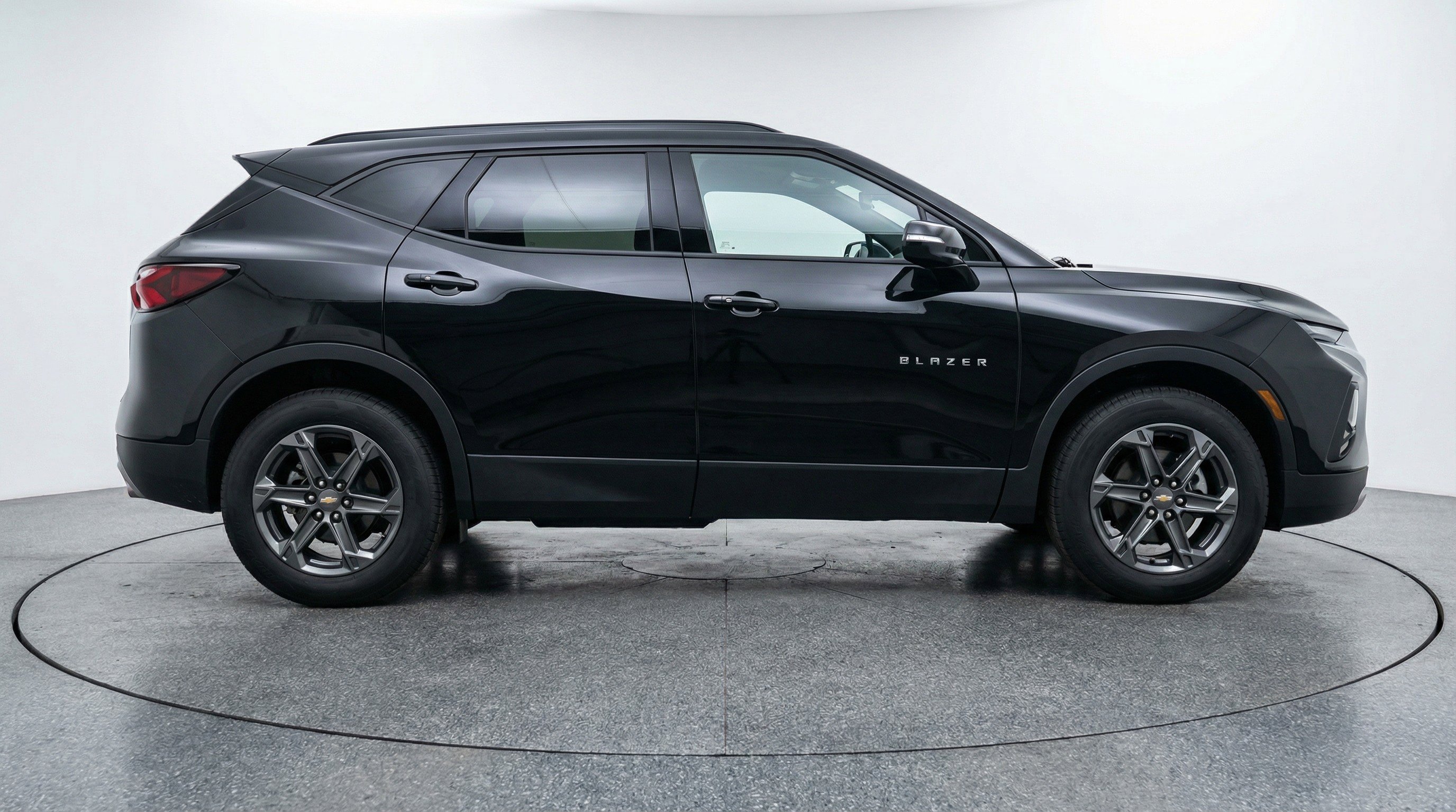 Used 2025 Chevrolet Blazer LT image 11