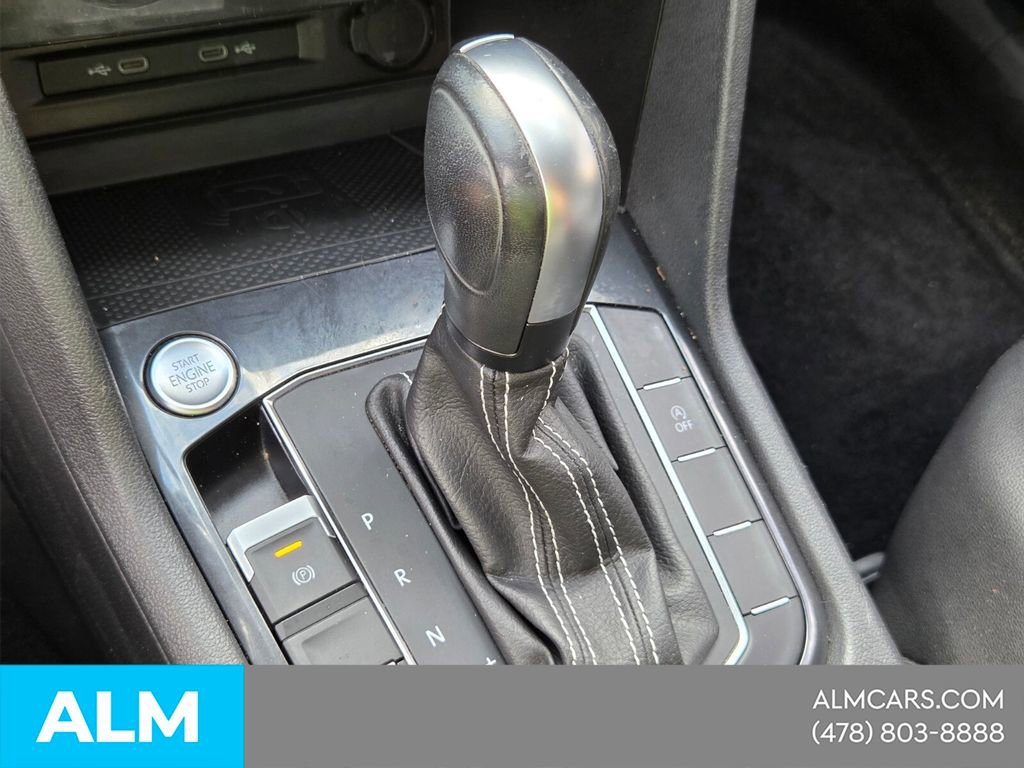 Used 2021 Volkswagen Tiguan SE image 27