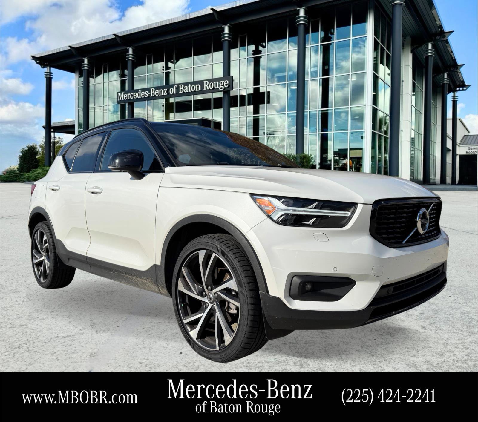 Used 2021 Volvo XC40 T5 R-Design w/ Advanced Package image 1