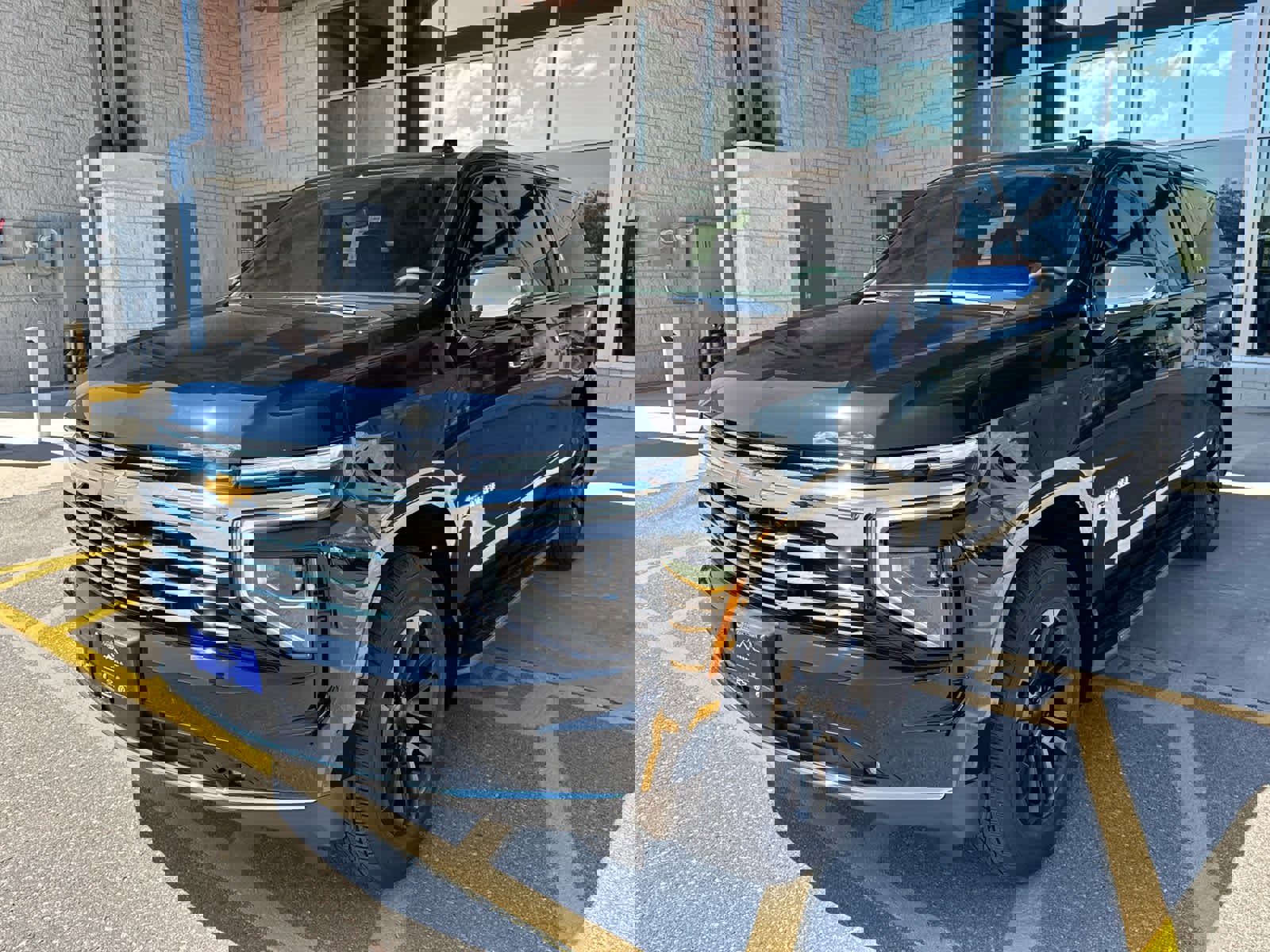 New 2025 Chevrolet Suburban Premier