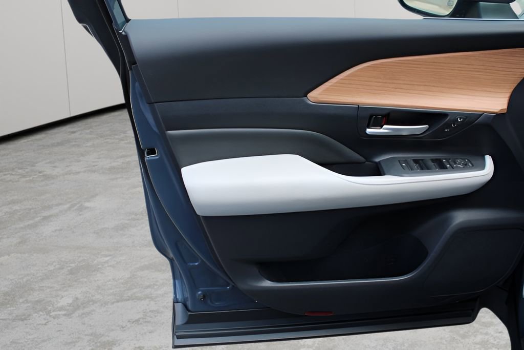 Certified 2026 Toyota Grand Highlander Platinum image 18