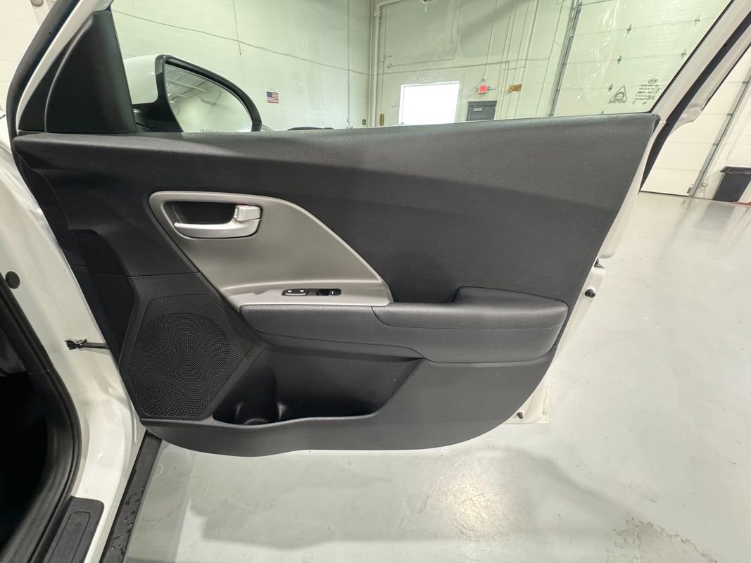 Used 2019 Kia Niro LX image 34