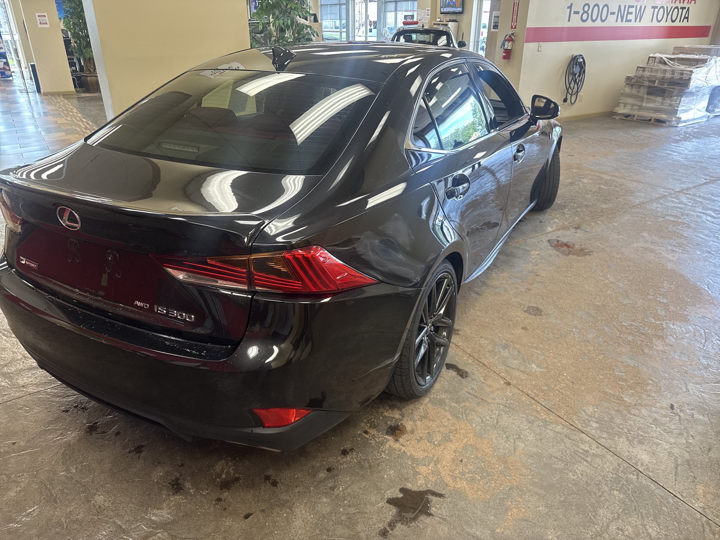 Used 2018 Lexus IS 300 F Sport w/ F Sport Package AWD/4WD image 5