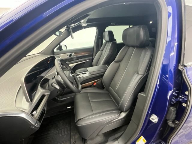 Used 2026 Cadillac Vistiq Sport w/ LPO, Floor Liner Package AWD/4WD image 15