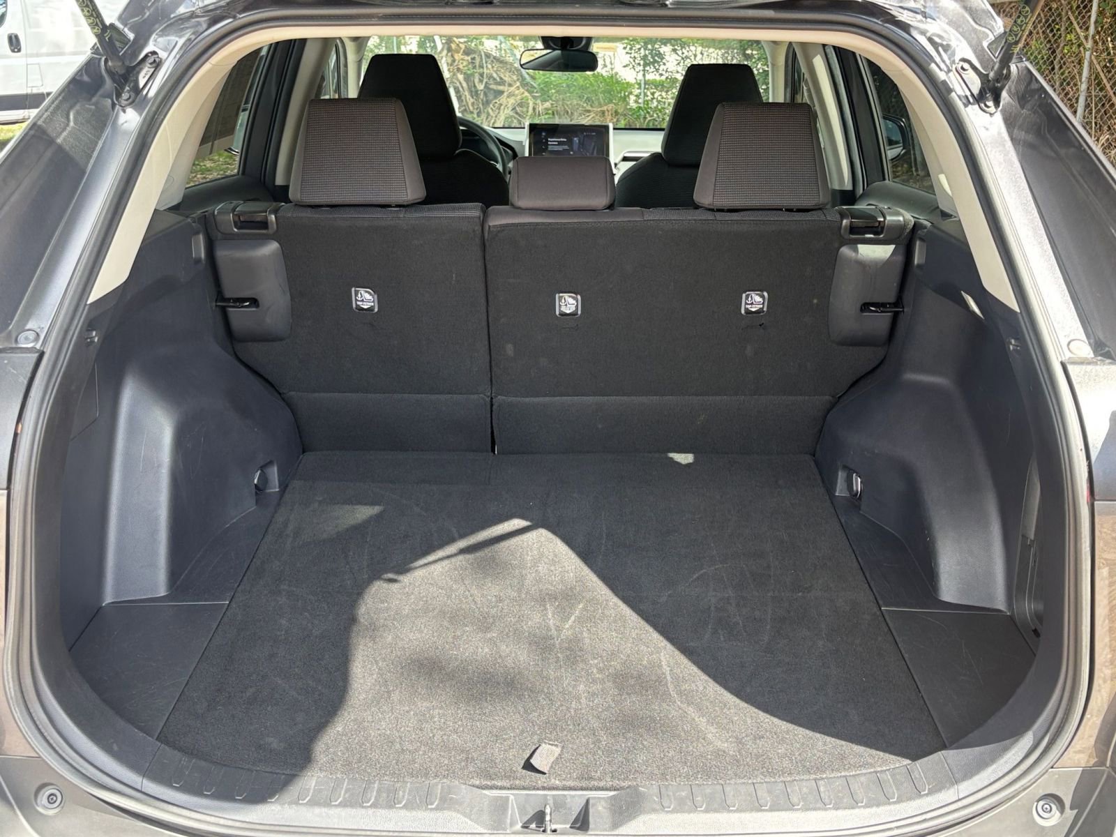 Used 2024 Toyota RAV4 LE AWD/4WD image 32