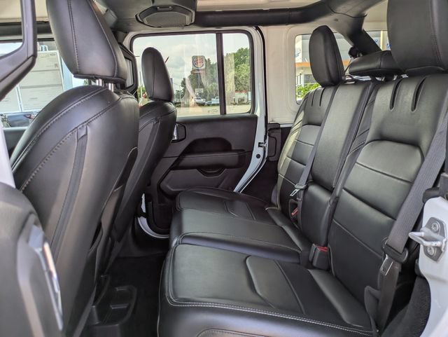 Used 2023 Jeep Wrangler Unlimited Sahara AWD/4WD image 14