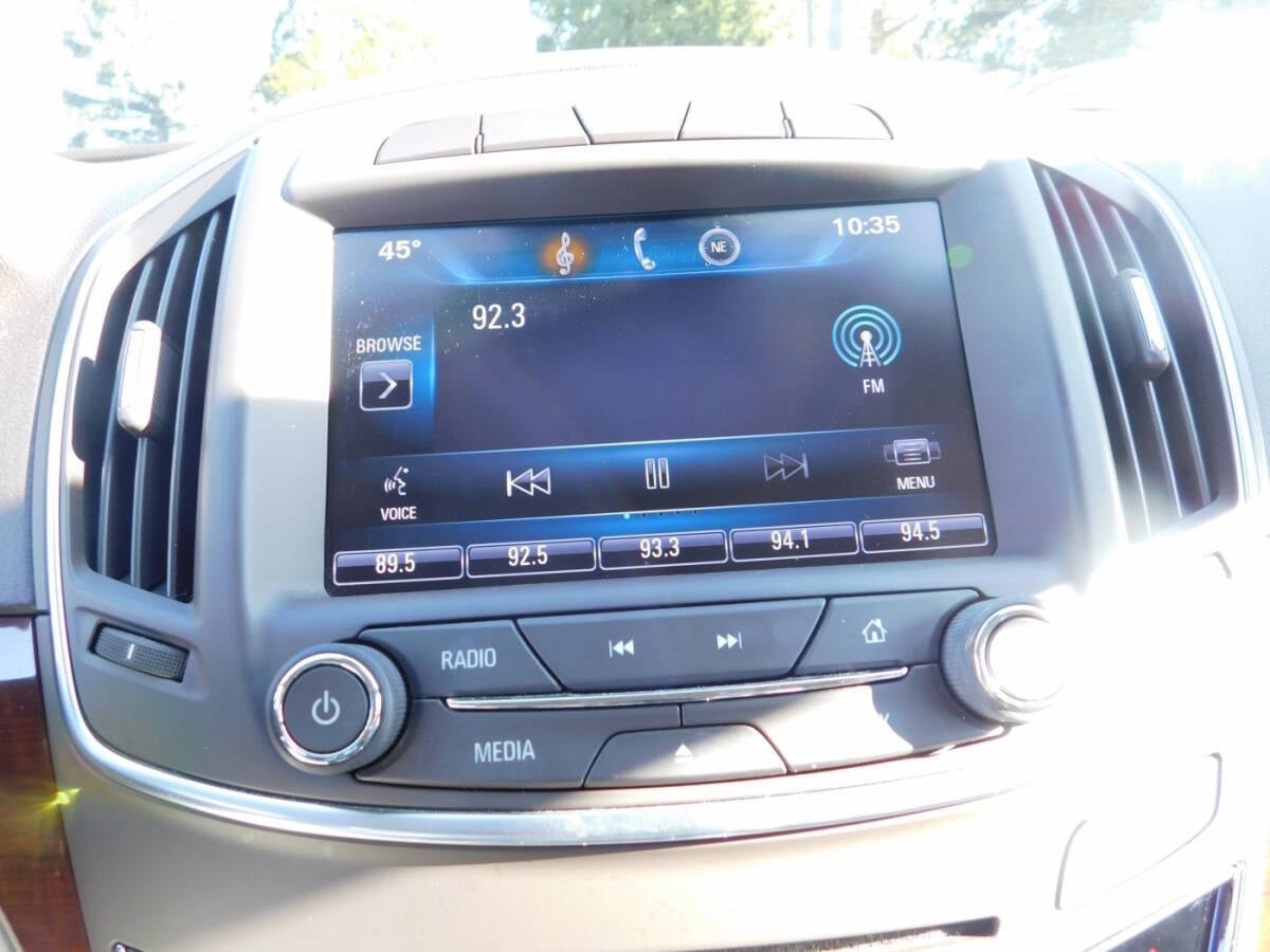 Used 2014 Buick Regal image 11