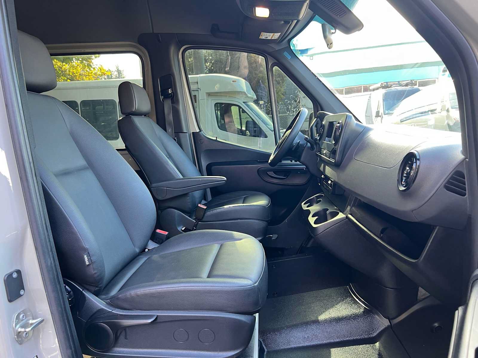 Used 2024 Mercedes-Benz Sprinter 2500 image 12