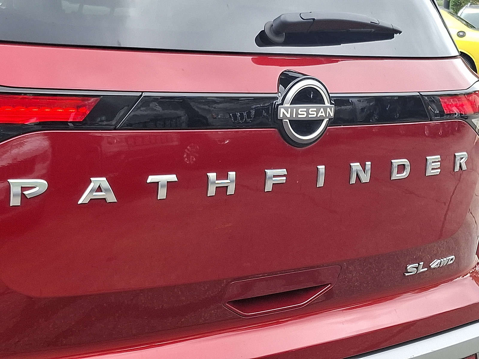 Used 2022 Nissan Pathfinder SL image 28